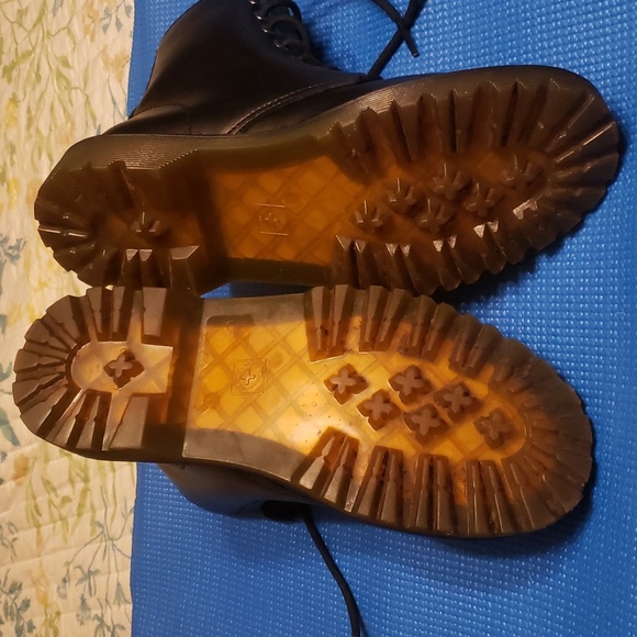 Dr Martens - Picture 2 of 4